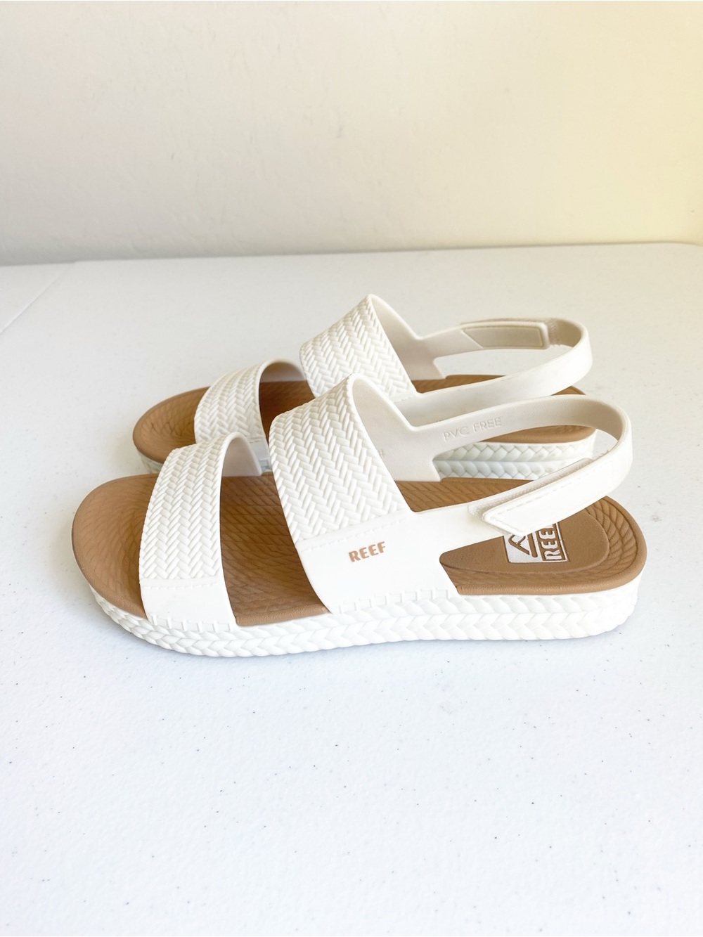 Reef Water Vista Slingback Style Sandals White/Tan Size 6